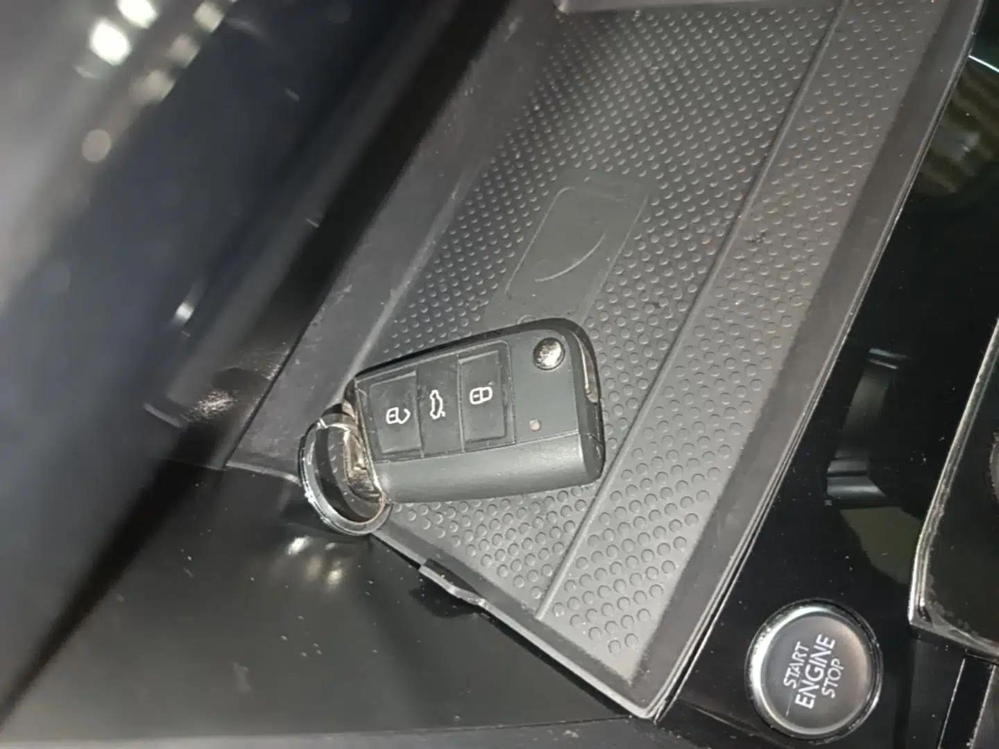 Volkswagen Tiguan L New Energy 2022 430 PHEV Plug-in Hybrid Prestige Edition — миниатюра 22