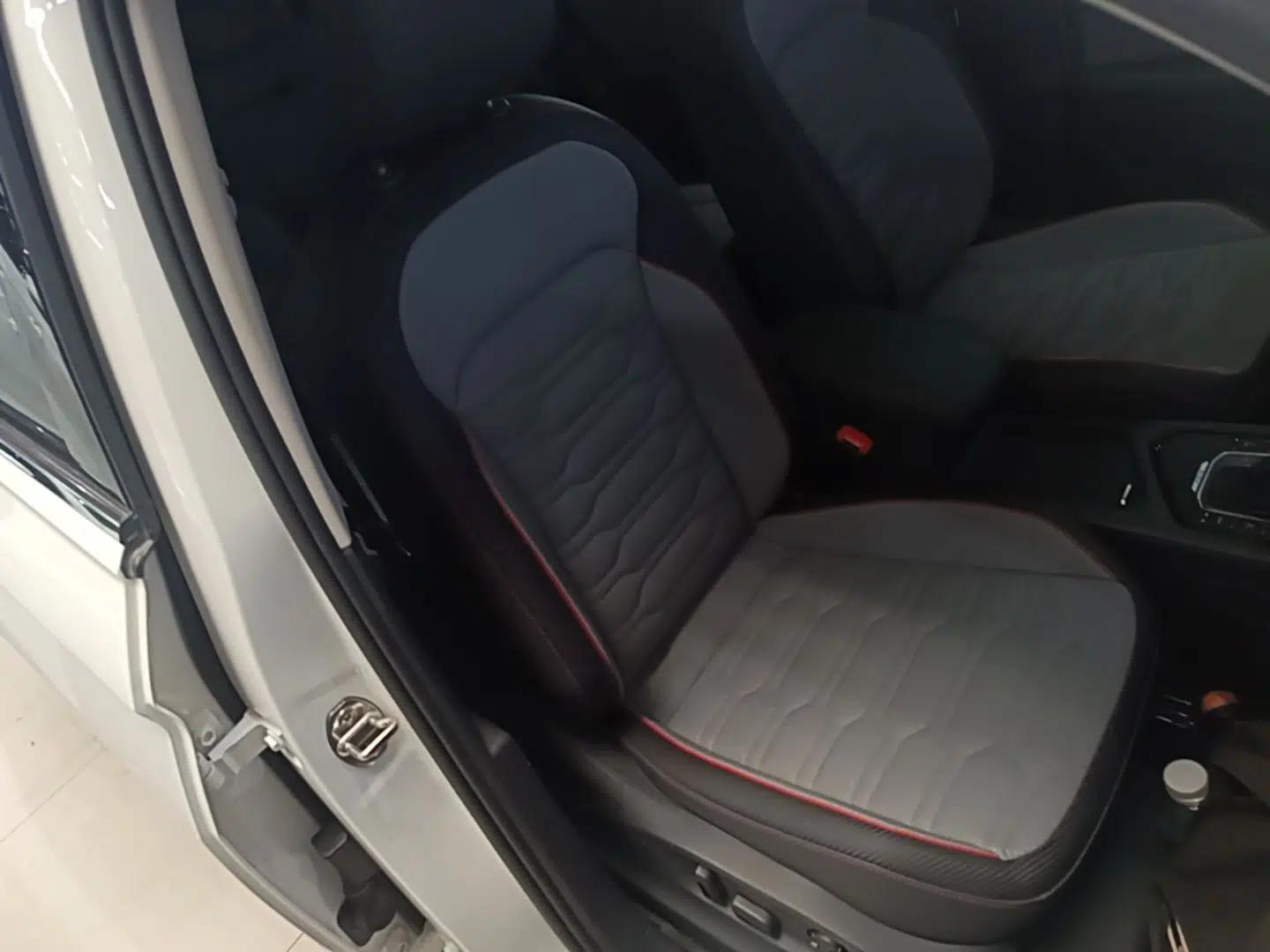 Volkswagen Tiguan L New Energy 2022 430 PHEV Plug-in Hybrid Prestige Edition — миниатюра 23
