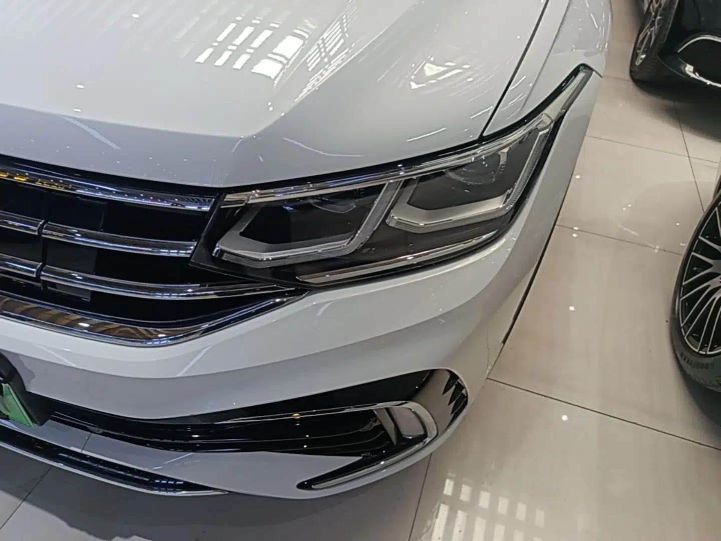 Volkswagen Tiguan L New Energy 2022 430 PHEV Plug-in Hybrid Prestige Edition — миниатюра 5