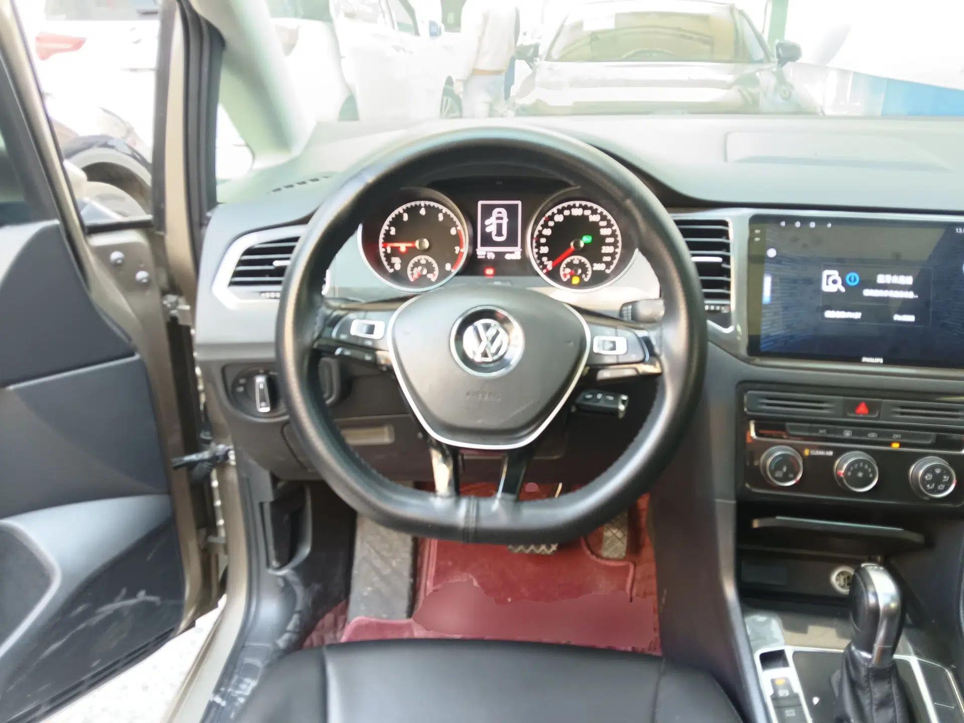 Volkswagen Golf Sportsvan 2018 230TSI Automatic Trend Edition — миниатюра 13