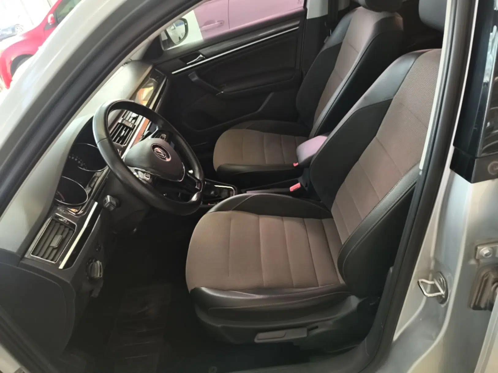 Volkswagen C-TREK 2018 1.5L Automatic Comfort Model — миниатюра 18