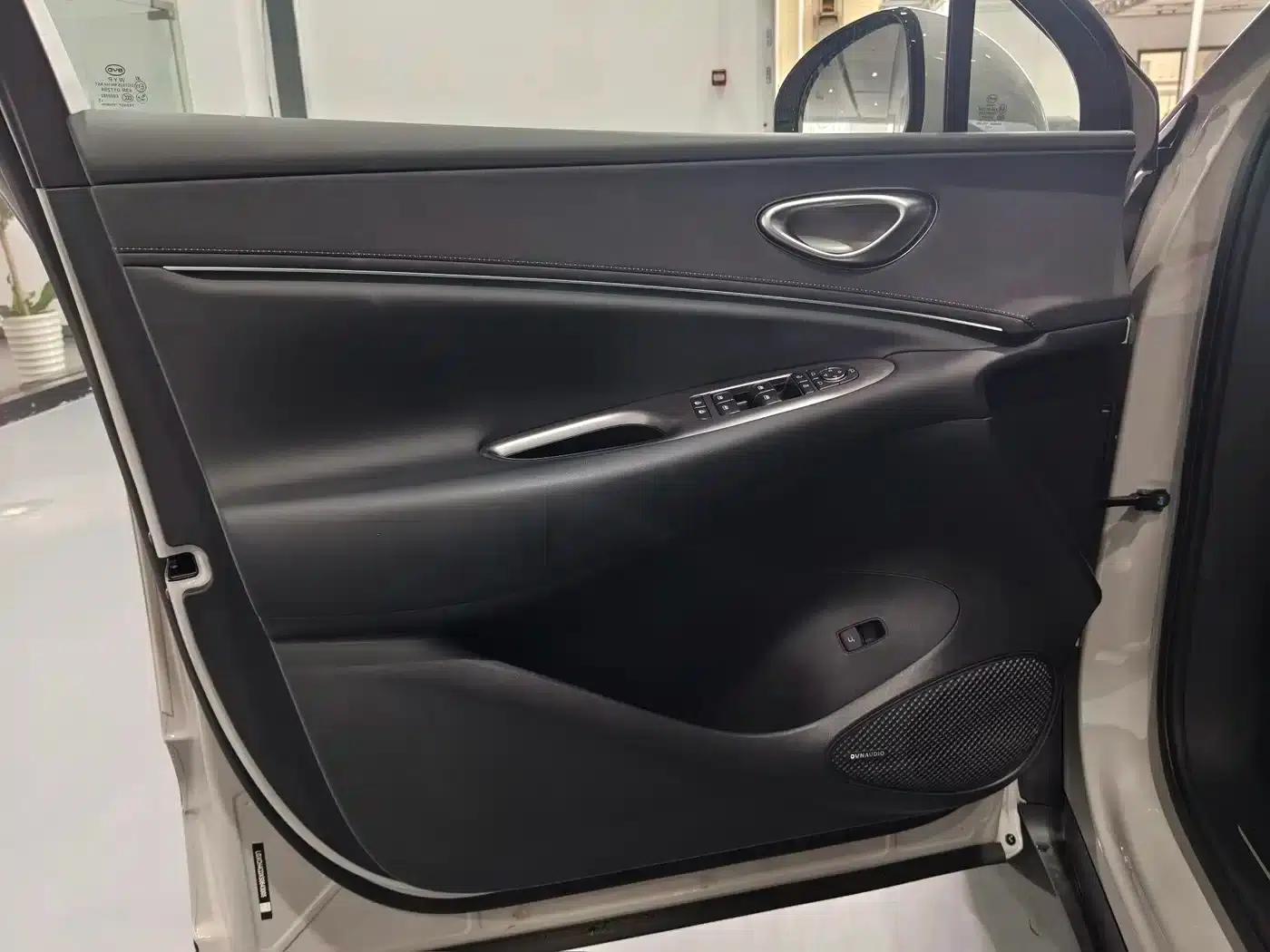Hiace 06 2025 EV 605 Navigator Plus Edition — миниатюра 10
