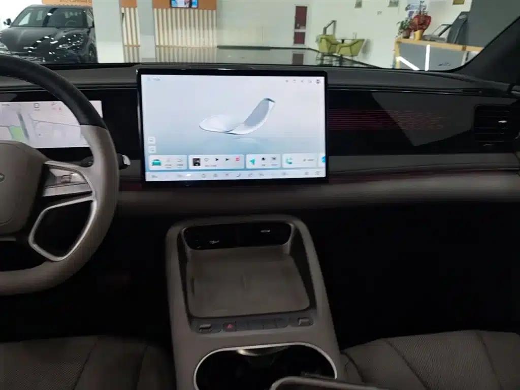 Hiace 06 2025 EV 605 Navigator Plus Edition — миниатюра 13