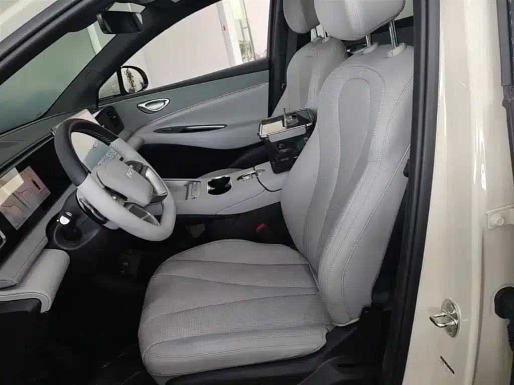 Hiace 06 2025 EV 605 Navigator Plus Edition — миниатюра 15