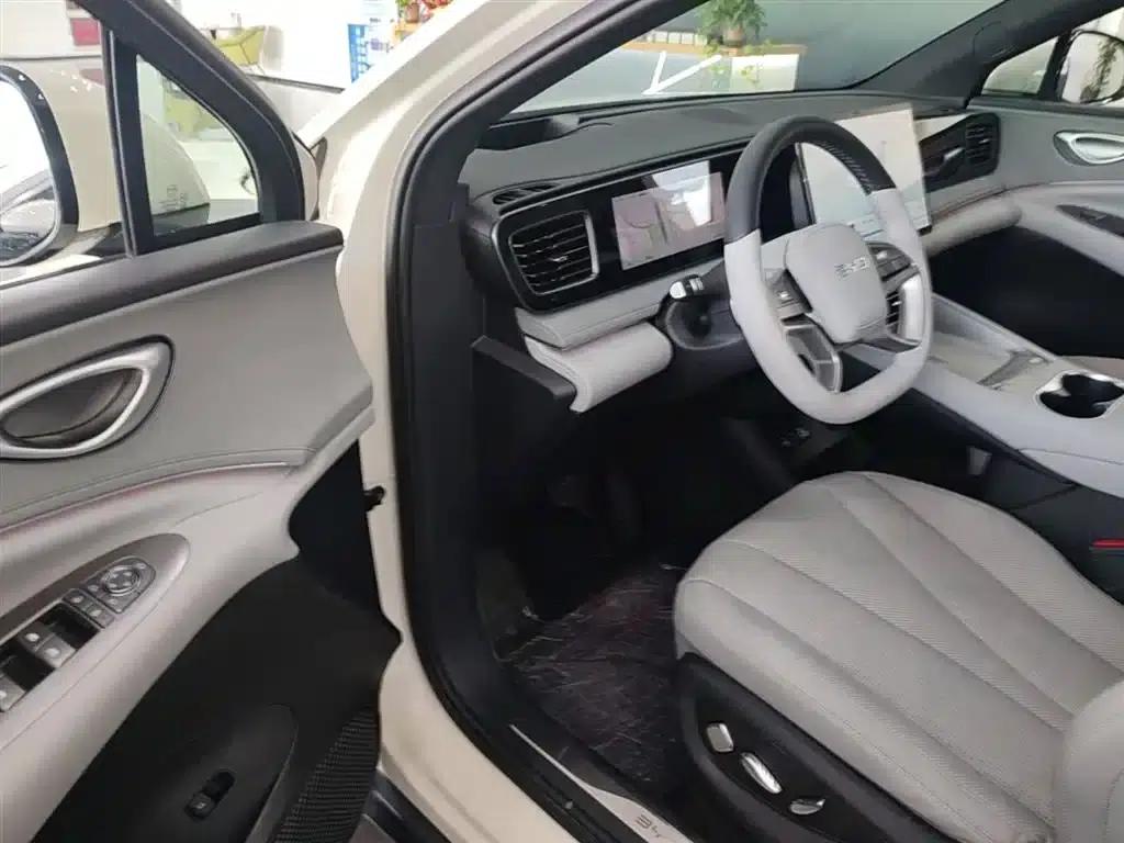 Hiace 06 2025 EV 605 Navigator Plus Edition — миниатюра 16