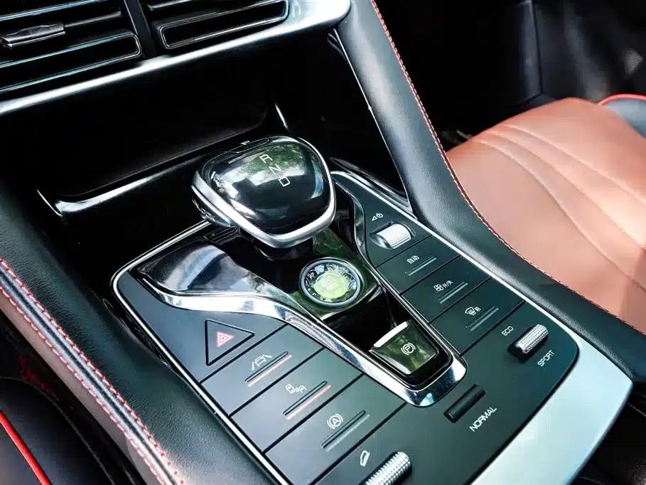 Song PLUS 2020 1.5T Automatic Flagship Edition — миниатюра 13
