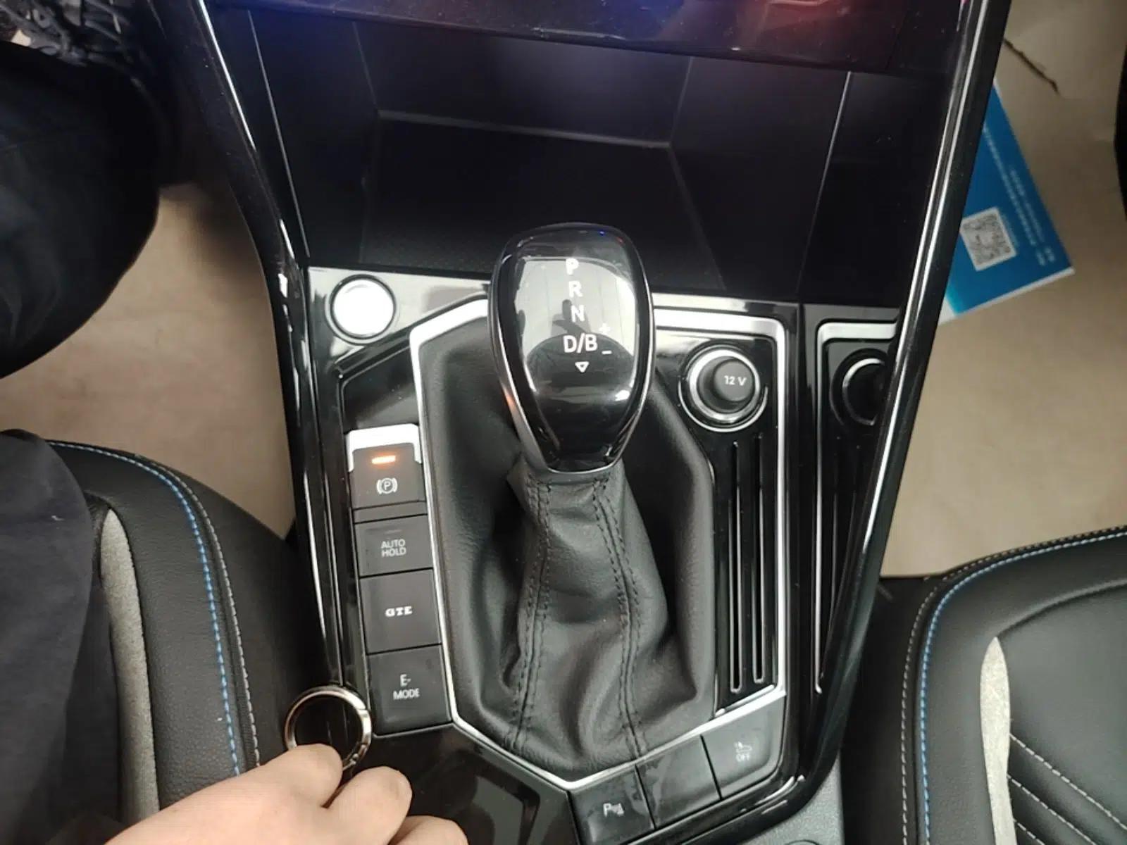 Volkswagen Tayron GTE Plug-in Hybrid 2020 1.4T Luxury Model — миниатюра 17