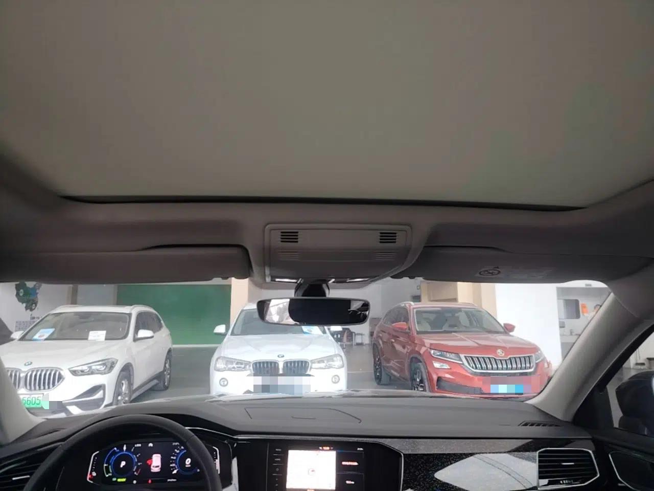 Volkswagen Tayron GTE Plug-in Hybrid 2020 1.4T Luxury Model — миниатюра 21