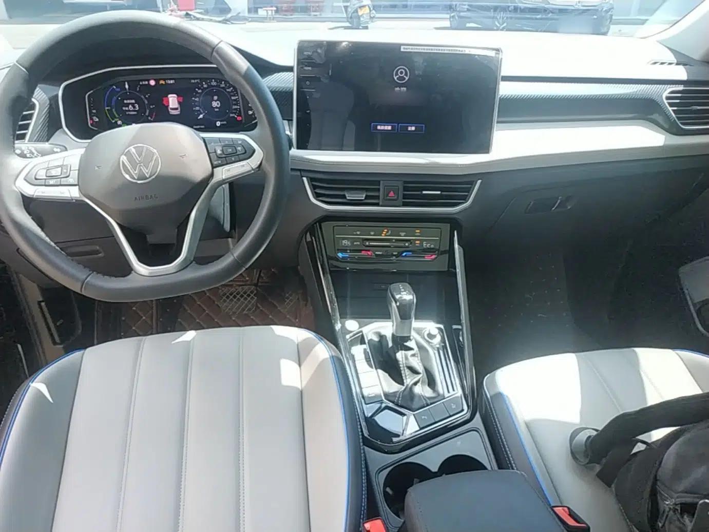 Volkswagen Tayron GTE Plug-in Hybrid 2024 280TSI Luxury Plus Advanced Edition — миниатюра 13