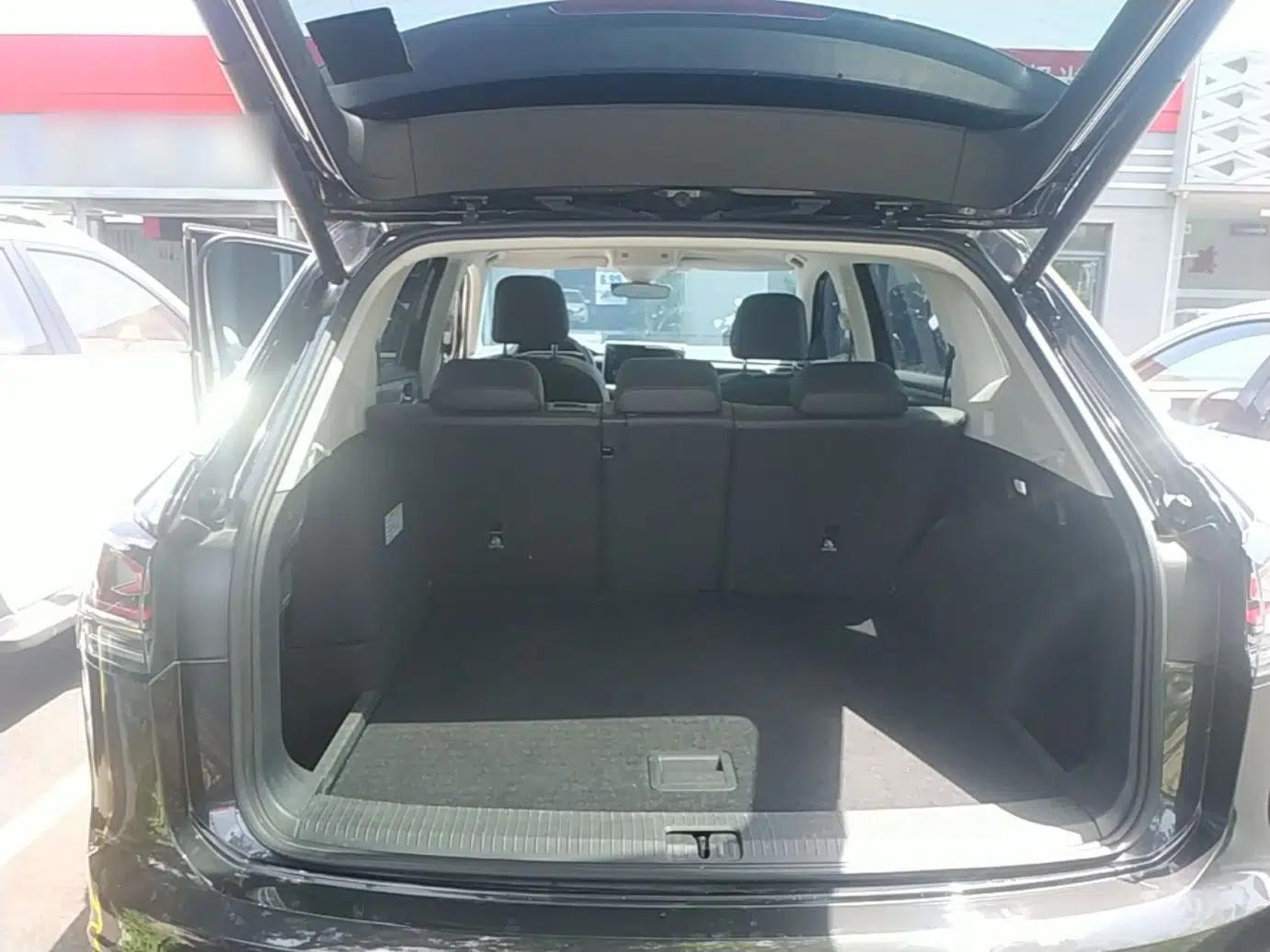Volkswagen Tayron GTE Plug-in Hybrid 2024 280TSI Luxury Plus Advanced Edition — миниатюра 22