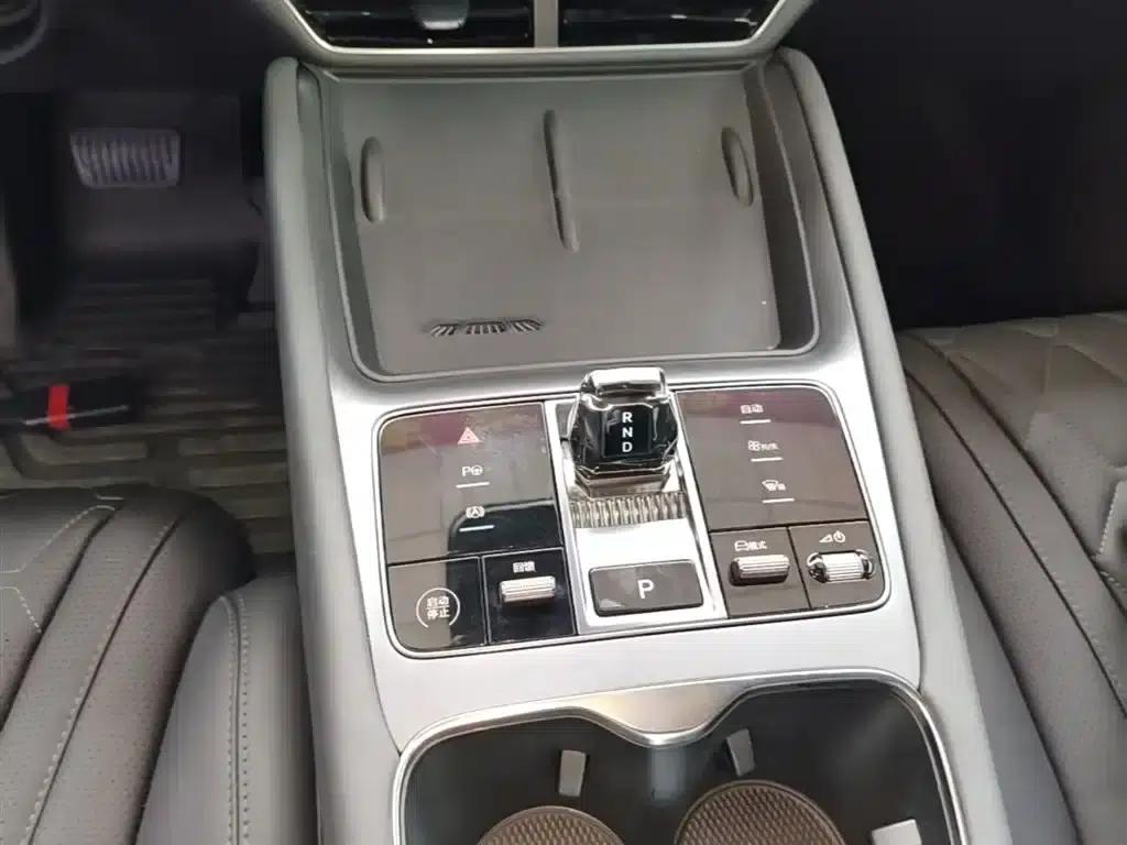 Hiace 07 EV 2024 Model 610 Long Range Version — миниатюра 14