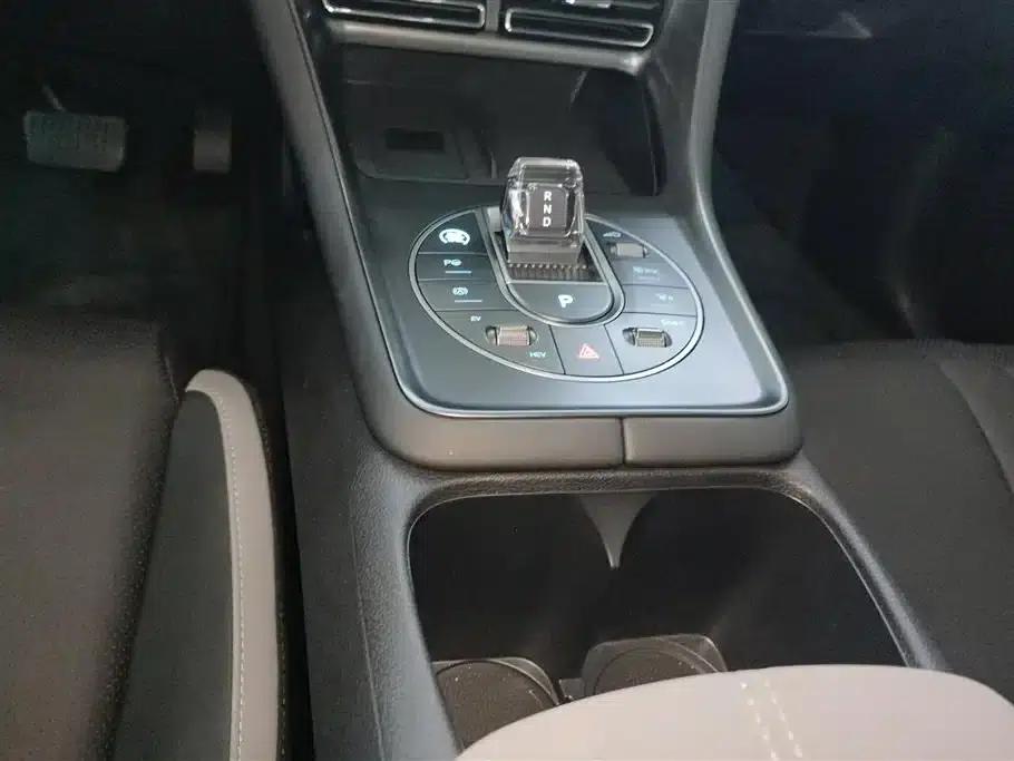 Hiace 05 DM-i 2025 DM-i Intelligent Driving Edition 115KM Flagship Model — миниатюра 16
