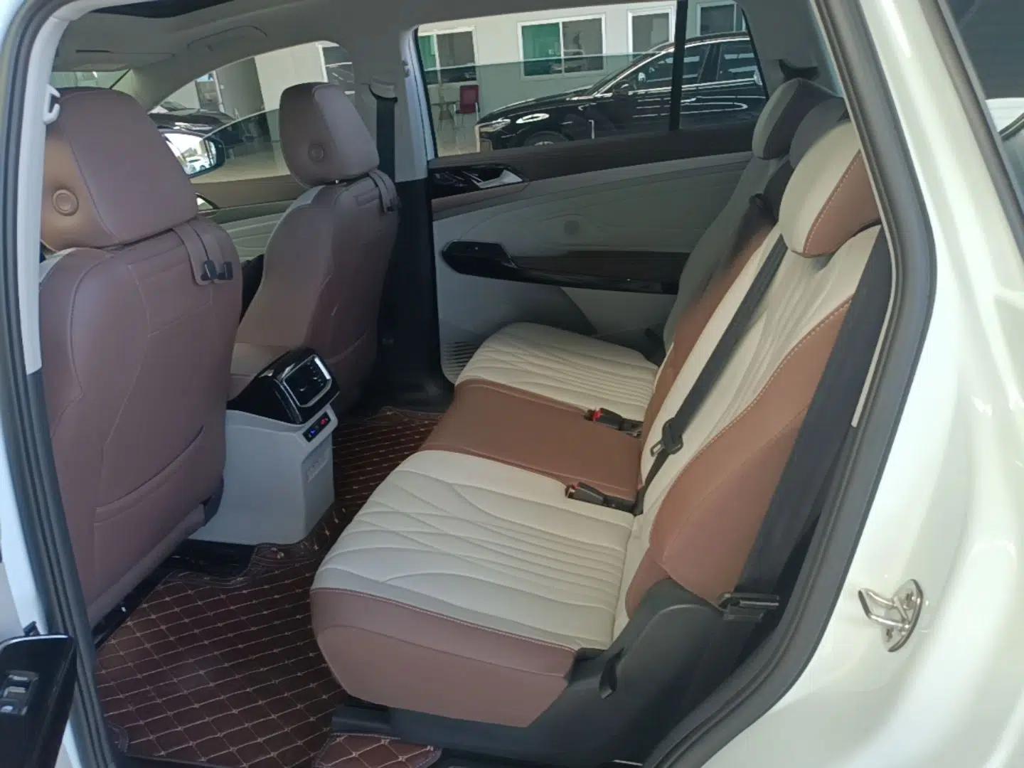 Volkswagen ID.6 X 2022 Smart Enjoyment Long-Range Edition — миниатюра 19