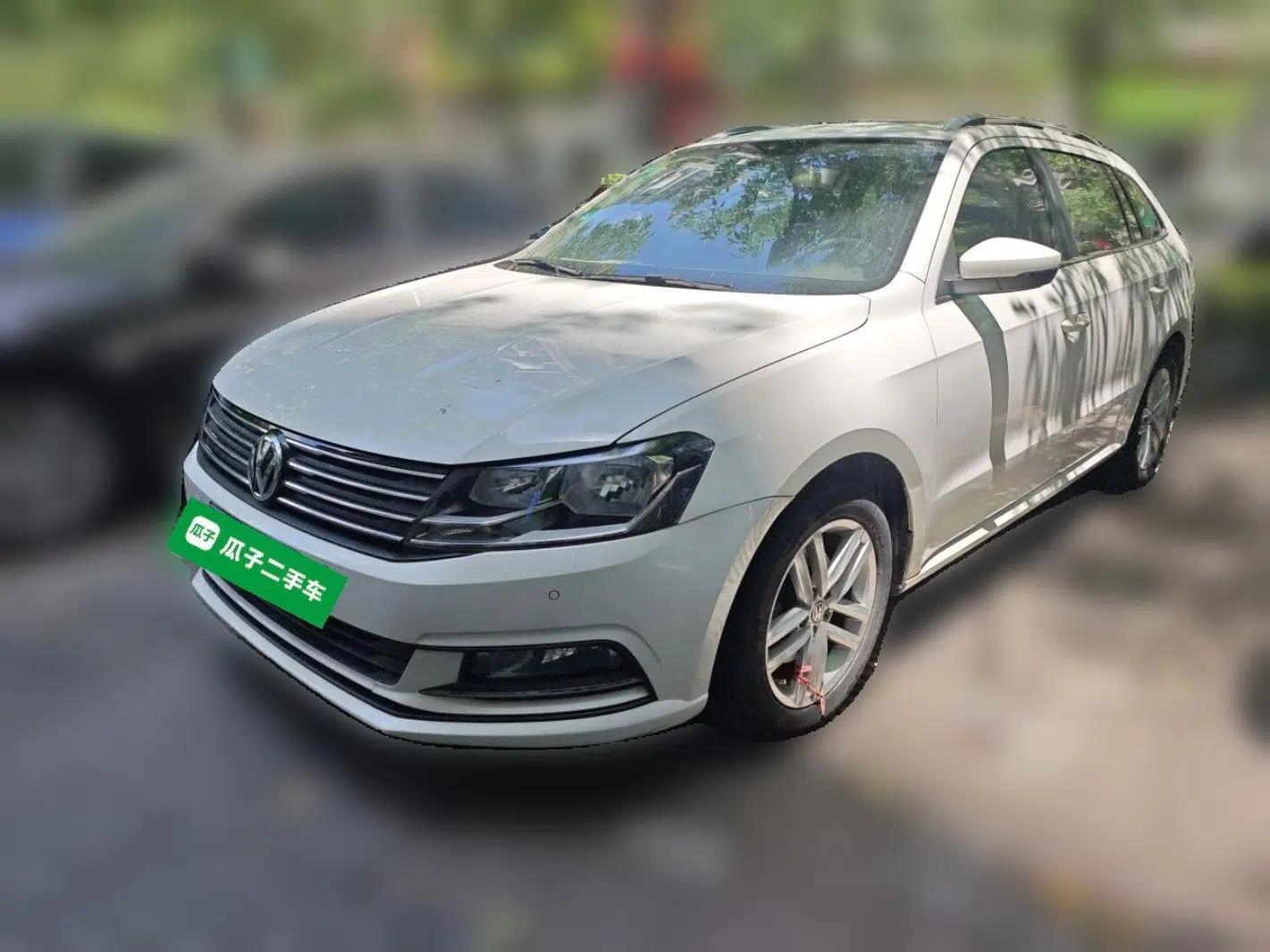 Volkswagen Gran Lavida 2015 1.6L Automatic Comfort Edition — миниатюра 1