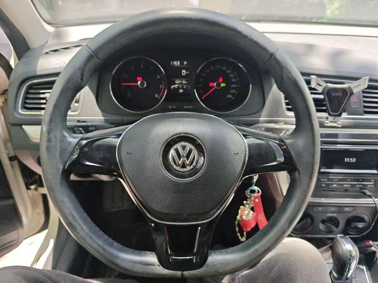 Volkswagen Gran Lavida 2015 1.6L Automatic Comfort Edition — миниатюра 11