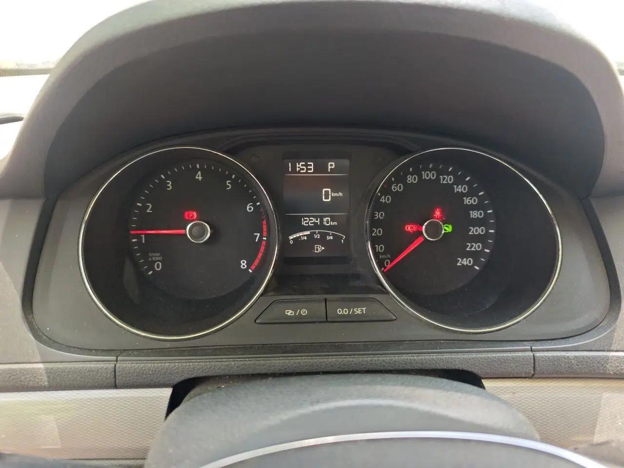 Volkswagen Gran Lavida 2015 1.6L Automatic Comfort Edition — миниатюра 12