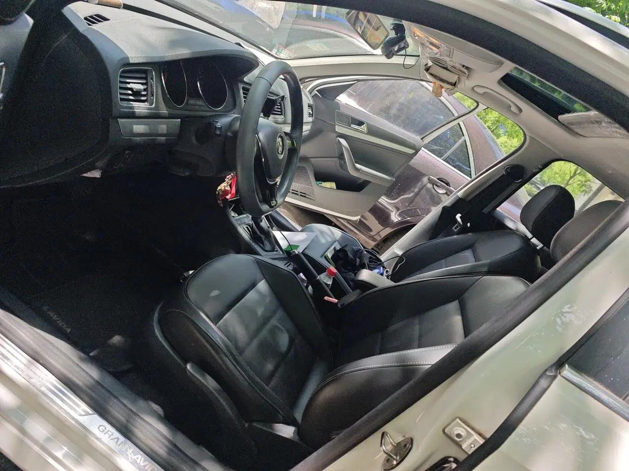 Volkswagen Gran Lavida 2015 1.6L Automatic Comfort Edition — миниатюра 16