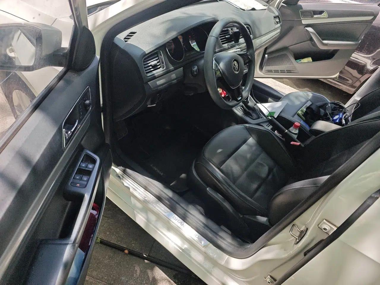 Volkswagen Gran Lavida 2015 1.6L Automatic Comfort Edition — миниатюра 17