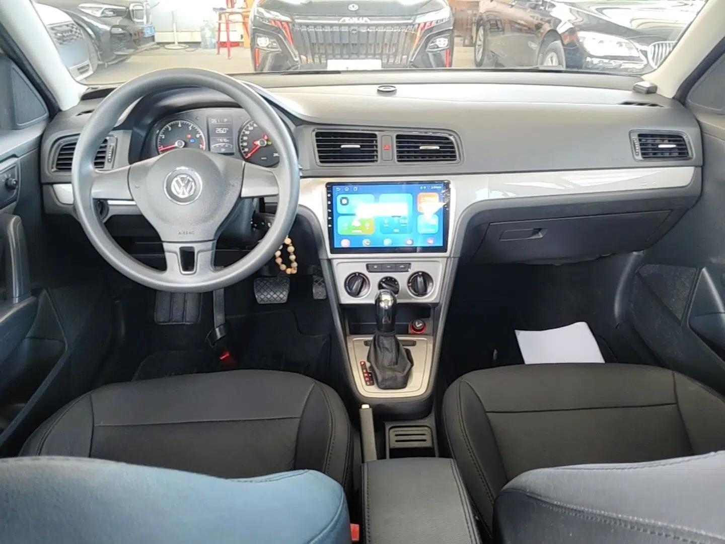 Volkswagen Gran Lavida 2013 1.6L Automatic Fashion Model — миниатюра 13
