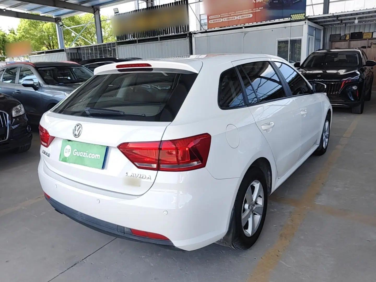 Volkswagen Gran Lavida 2013 1.6L Automatic Fashion Model — миниатюра 6
