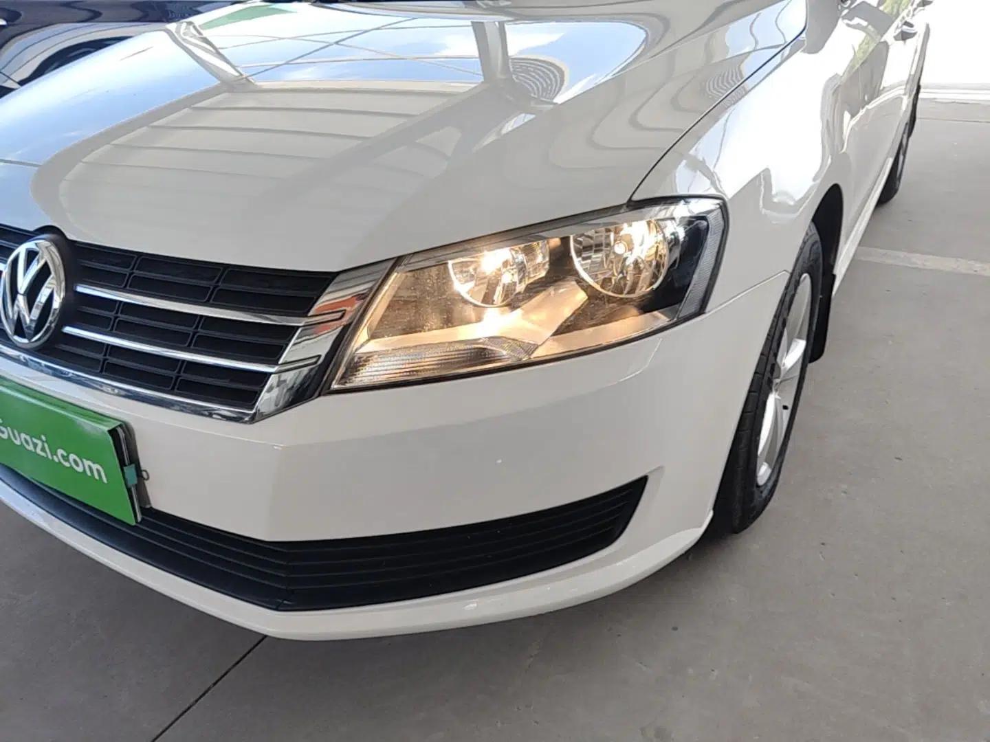 Volkswagen Gran Lavida 2013 1.6L Automatic Fashion Model — миниатюра 9