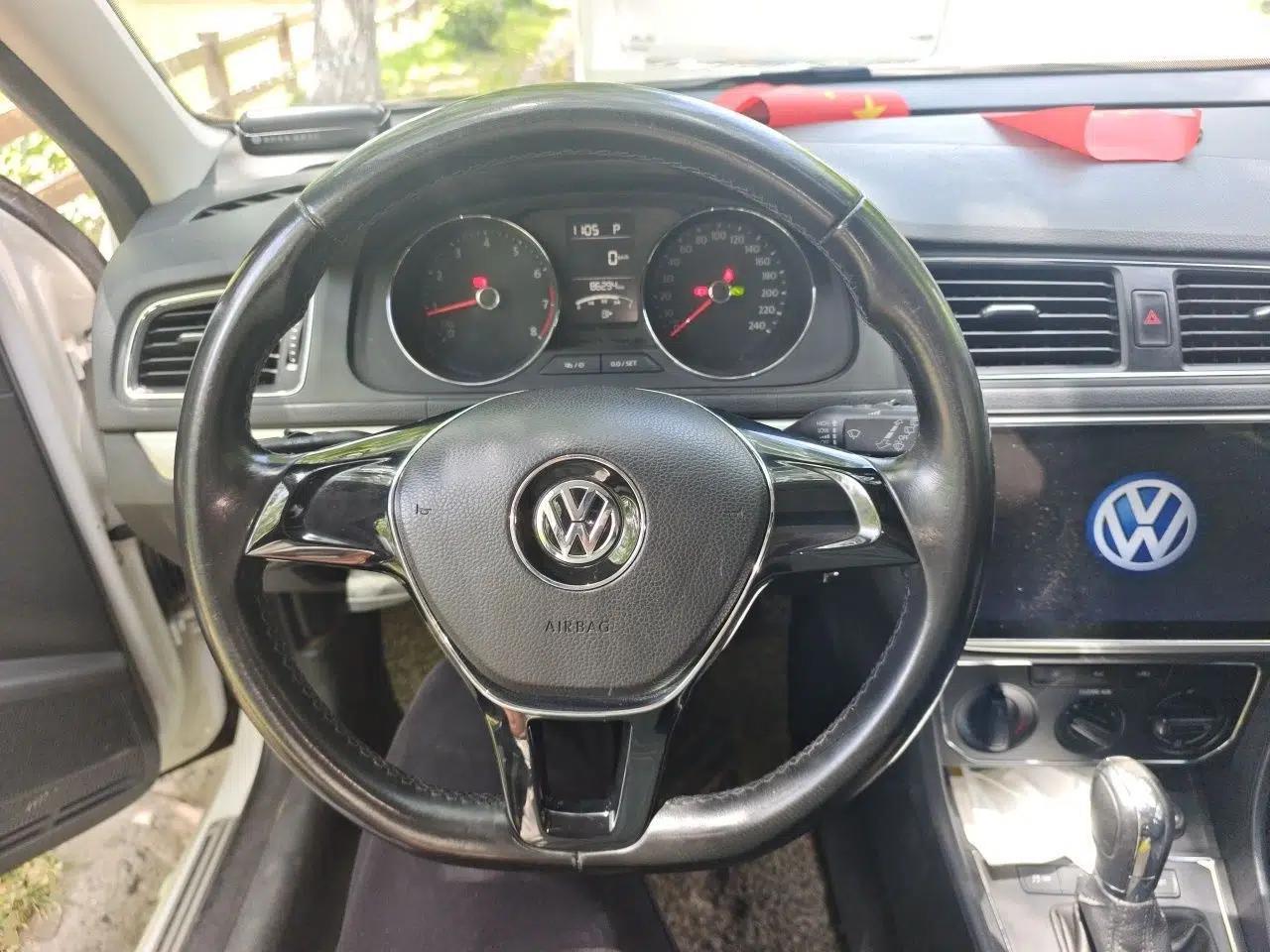 Volkswagen Gran Lavida 2015 1.6L Automatic Comfort Edition — миниатюра 11