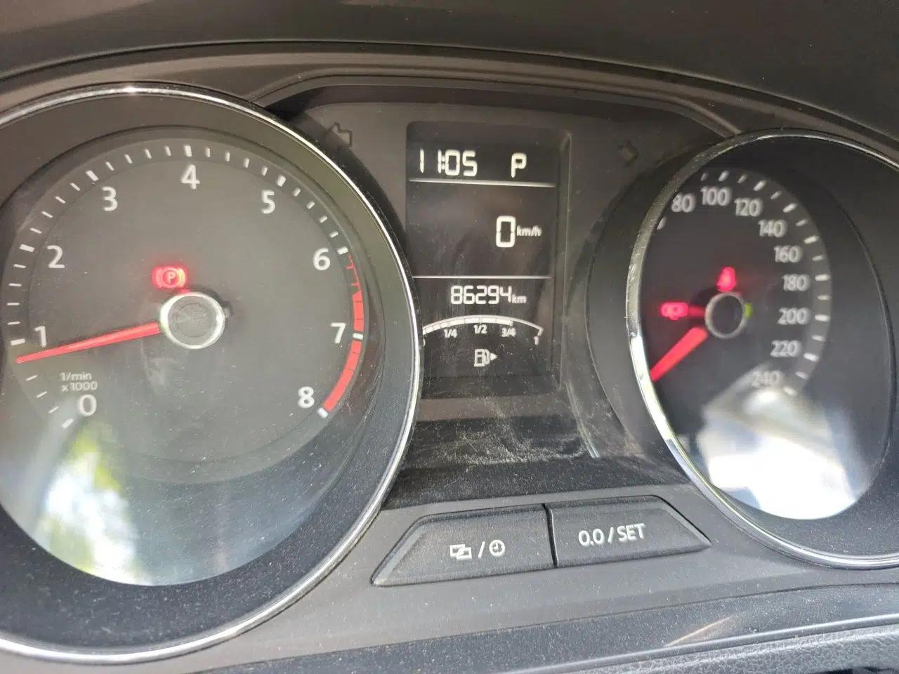 Volkswagen Gran Lavida 2015 1.6L Automatic Comfort Edition — миниатюра 13