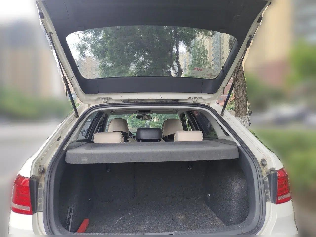 Volkswagen Gran Lavida 2013 1.6L Automatic Luxury Model — миниатюра 20