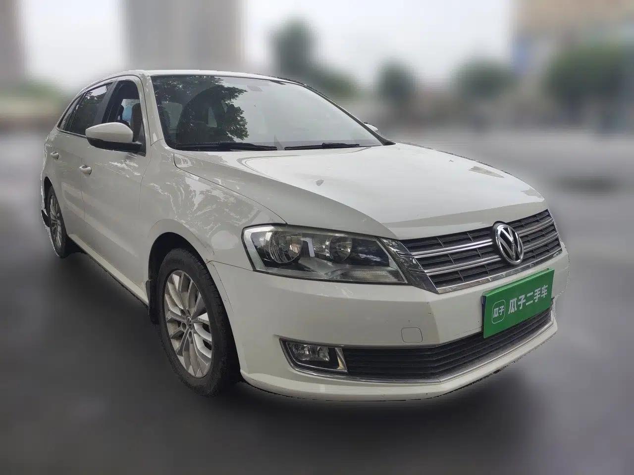 Volkswagen Gran Lavida 2013 1.6L Automatic Luxury Model — миниатюра 3