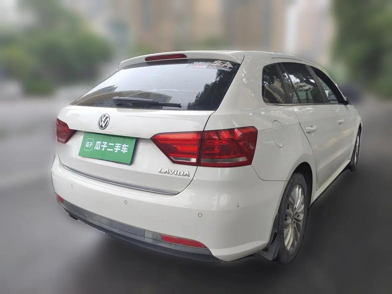 Volkswagen Gran Lavida 2013 1.6L Automatic Luxury Model — миниатюра 6