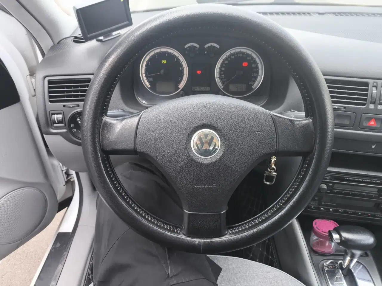 Volkswagen Bora Classic 2006 1.6 Automatic Luxury HL — миниатюра 11