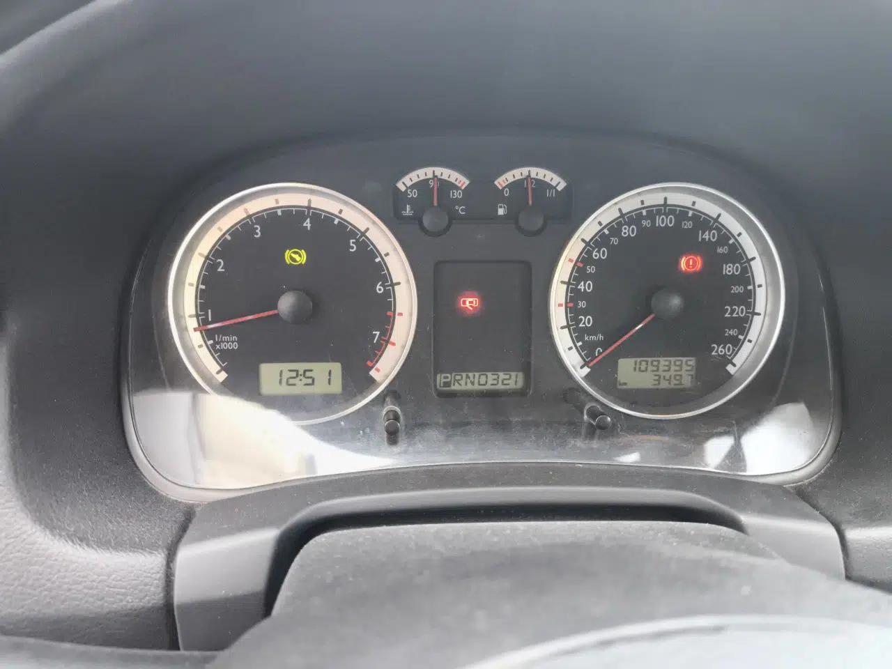 Volkswagen Bora Classic 2006 1.6 Automatic Luxury HL — миниатюра 12