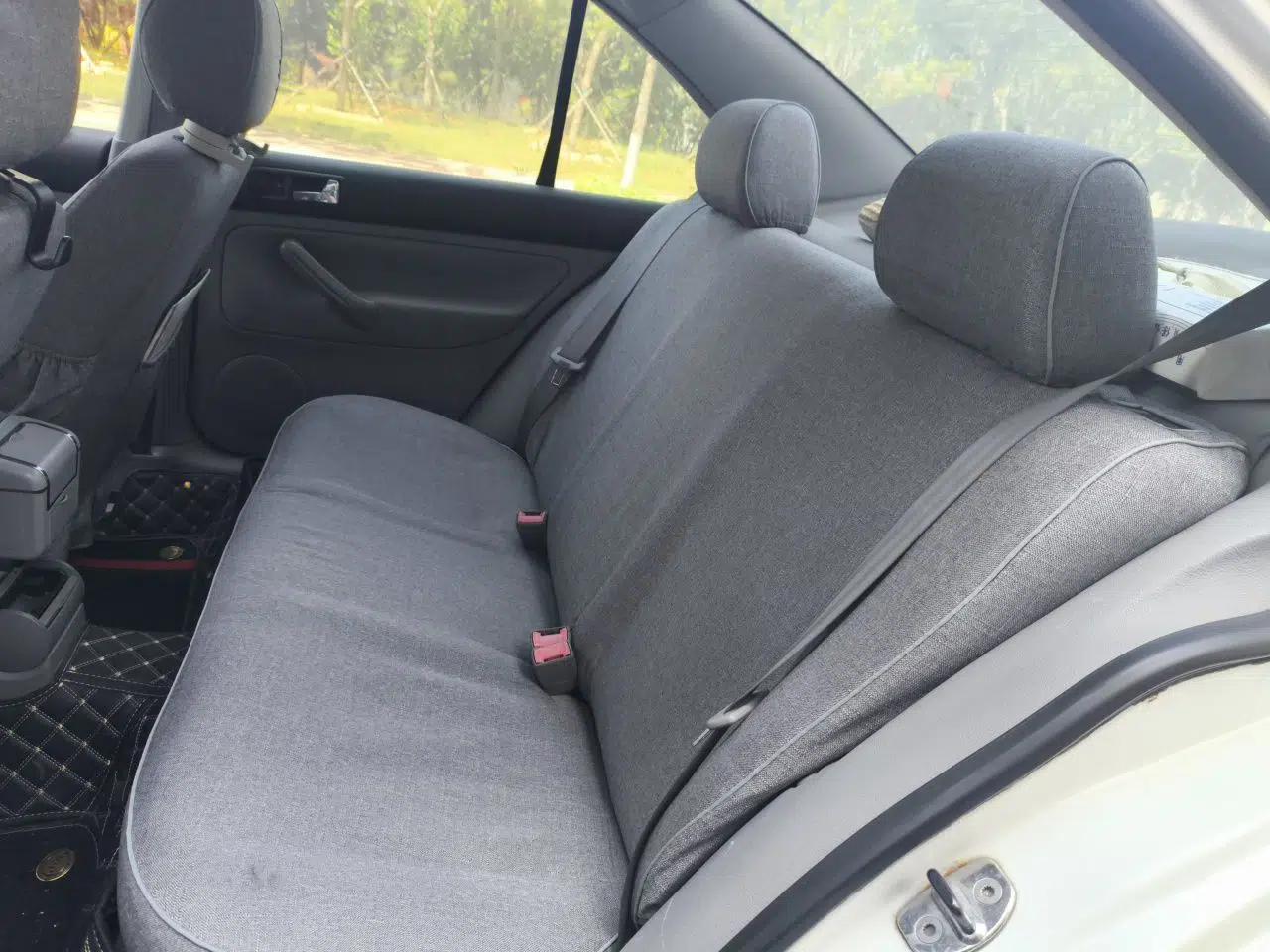 Volkswagen Bora Classic 2006 1.6 Automatic Luxury HL — миниатюра 18