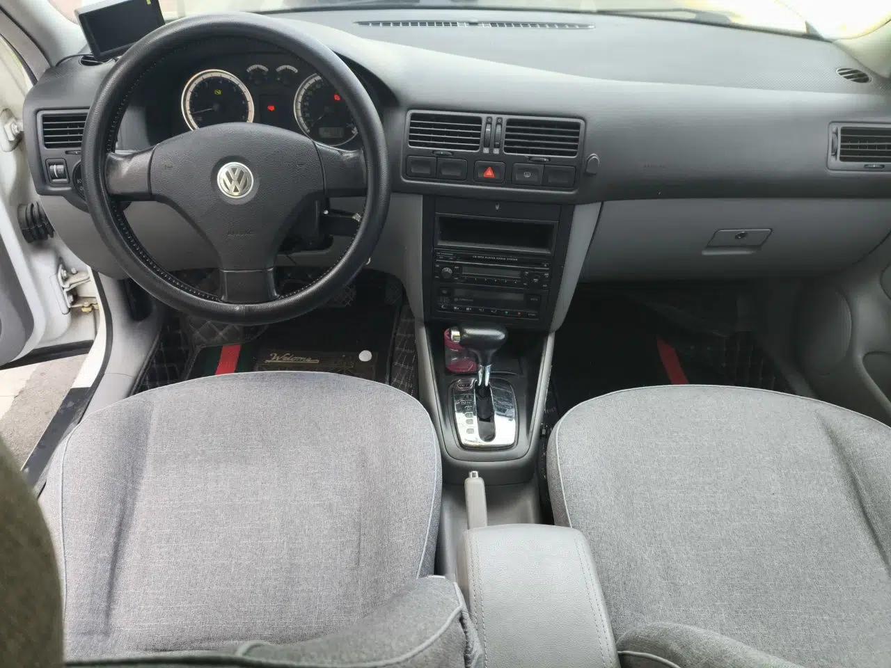 Volkswagen Bora Classic 2006 1.6 Automatic Luxury HL — миниатюра 10