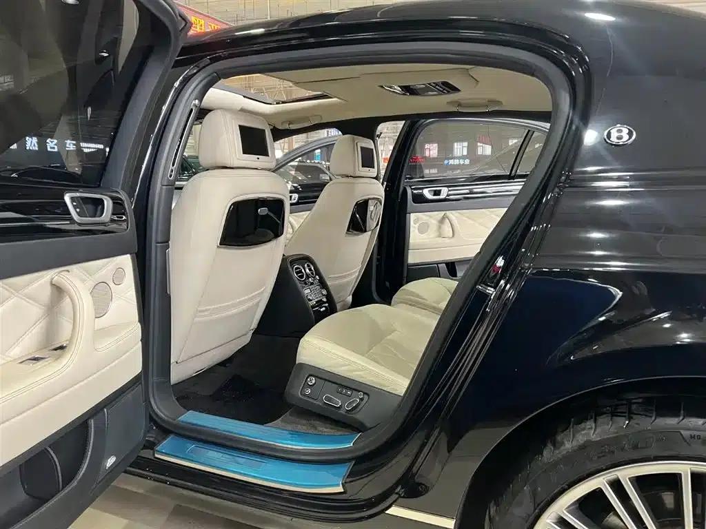 2010 Flying Spur 6.0T Five-Seater — миниатюра 11