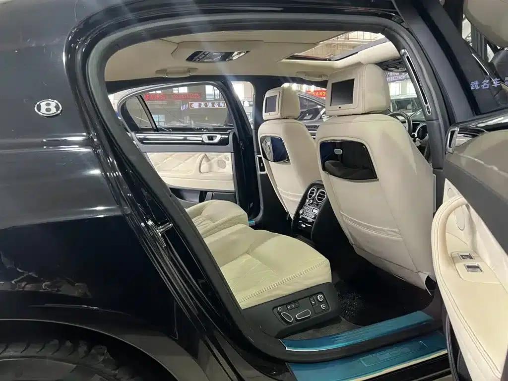 2010 Flying Spur 6.0T Five-Seater — миниатюра 12