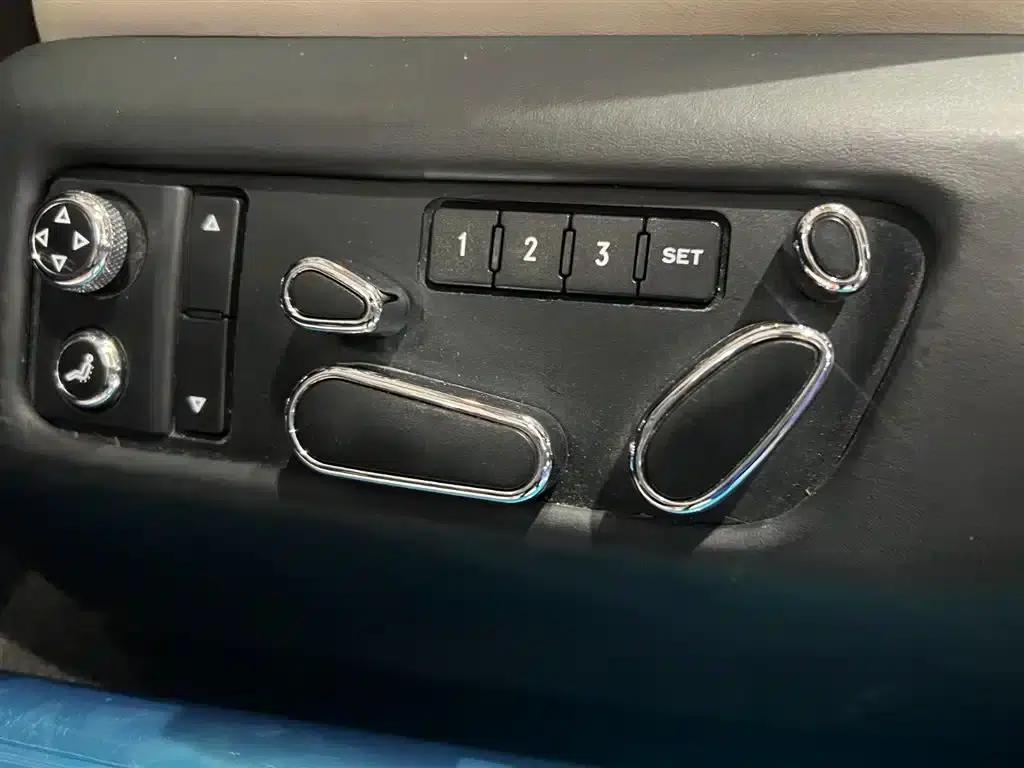 2010 Flying Spur 6.0T Five-Seater — миниатюра 16