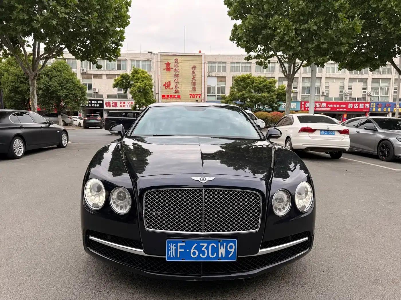 2013 Flying Spur 6.0T W12 Luxury Edition — миниатюра 1