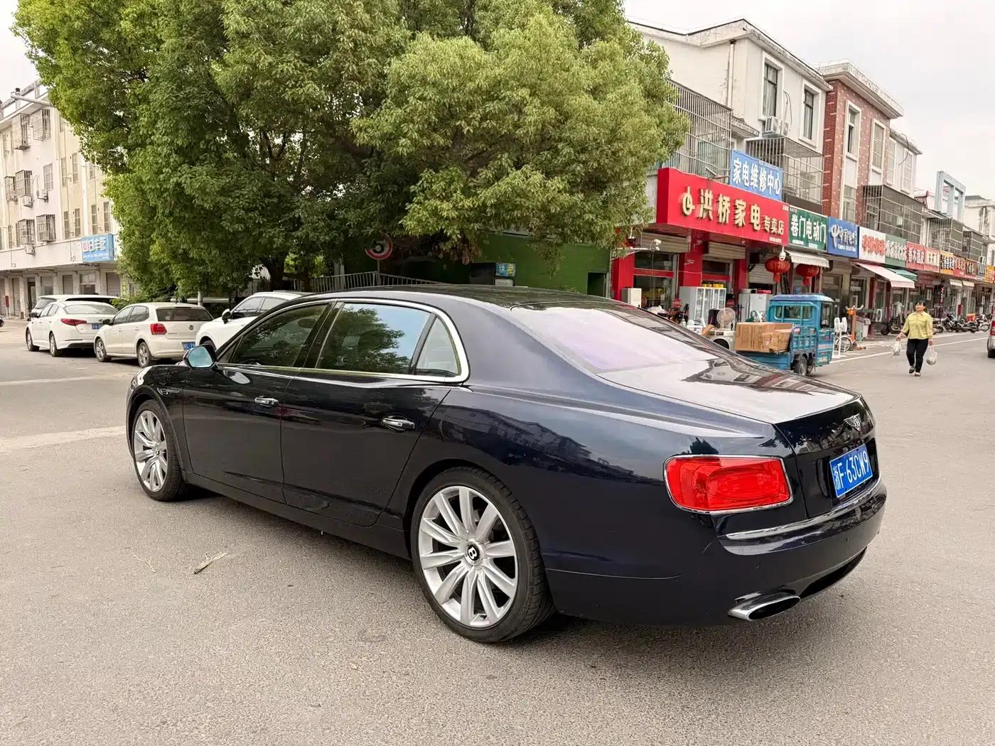 2013 Flying Spur 6.0T W12 Luxury Edition — миниатюра 5