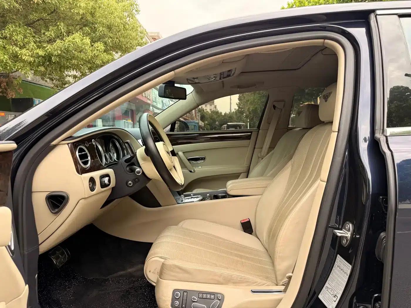 2013 Flying Spur 6.0T W12 Luxury Edition — миниатюра 7