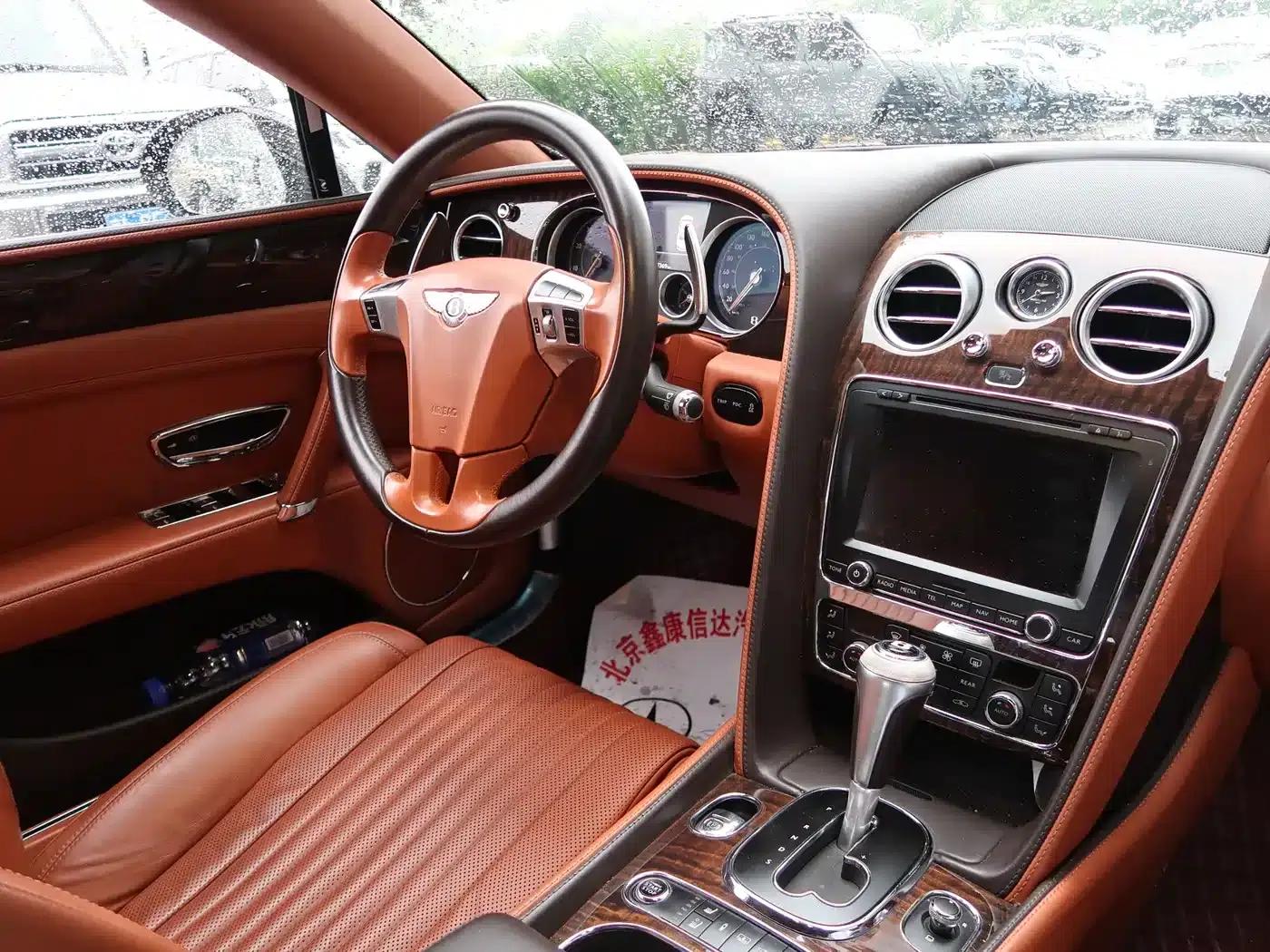 2017 Mercedes-Benz Flying Spur 4.0T V8 S Standard Edition — миниатюра 11
