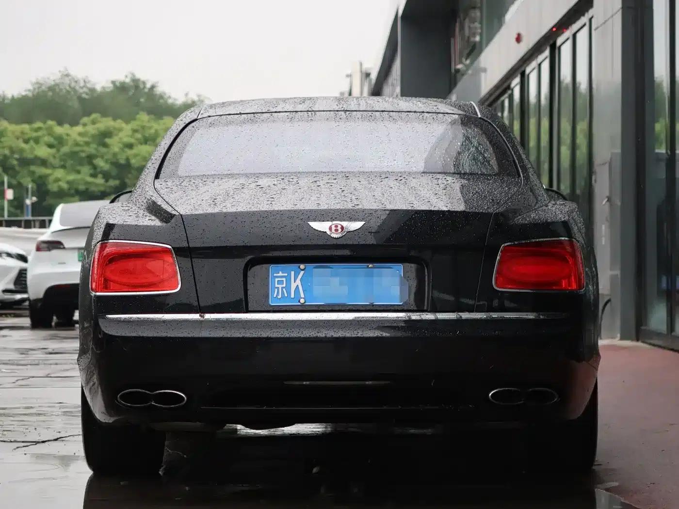 2017 Mercedes-Benz Flying Spur 4.0T V8 S Standard Edition — миниатюра 4