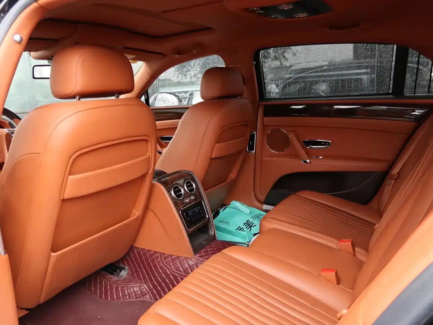 2017 Mercedes-Benz Flying Spur 4.0T V8 S Standard Edition — миниатюра 6