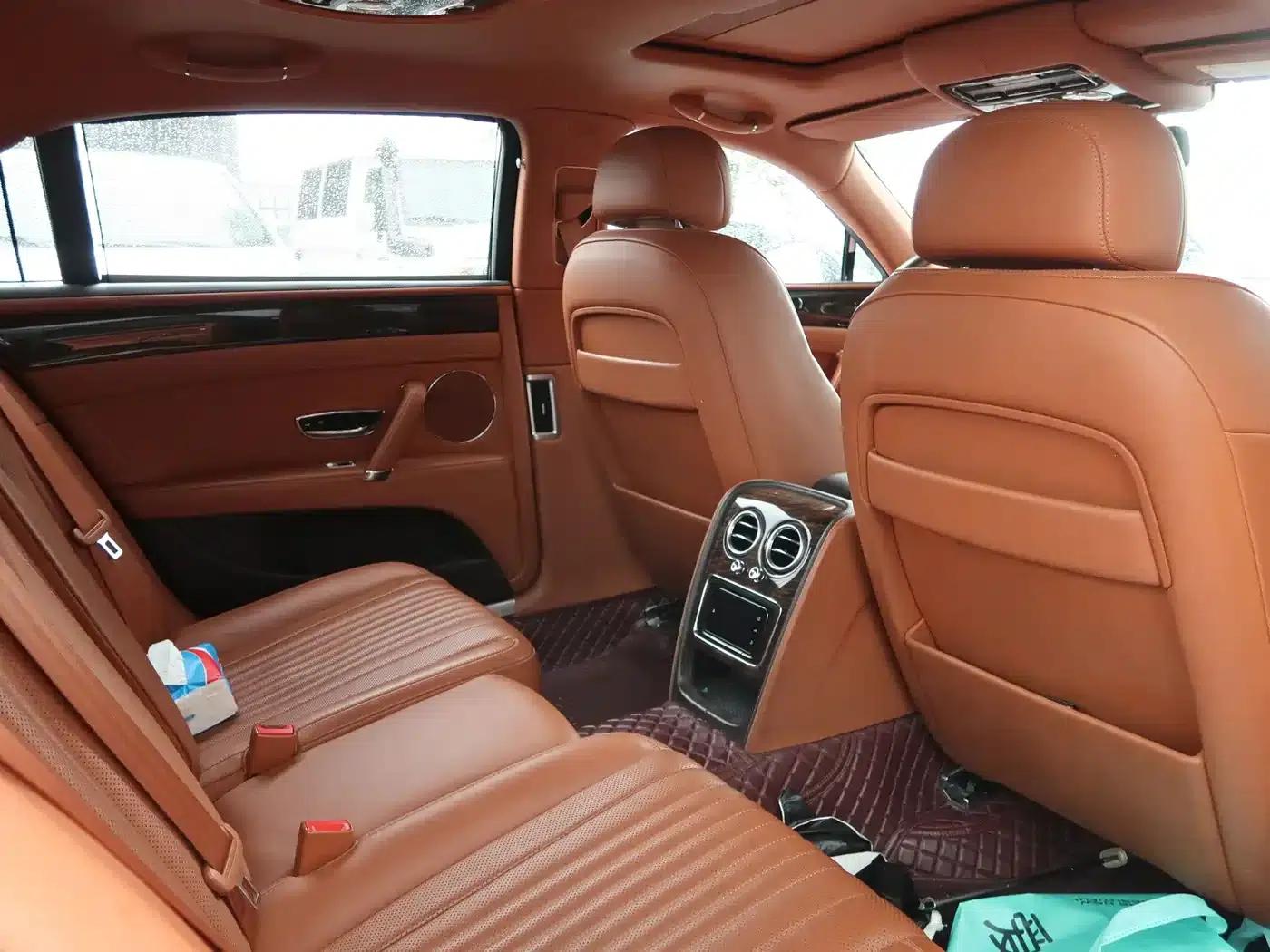 2017 Mercedes-Benz Flying Spur 4.0T V8 S Standard Edition — миниатюра 10