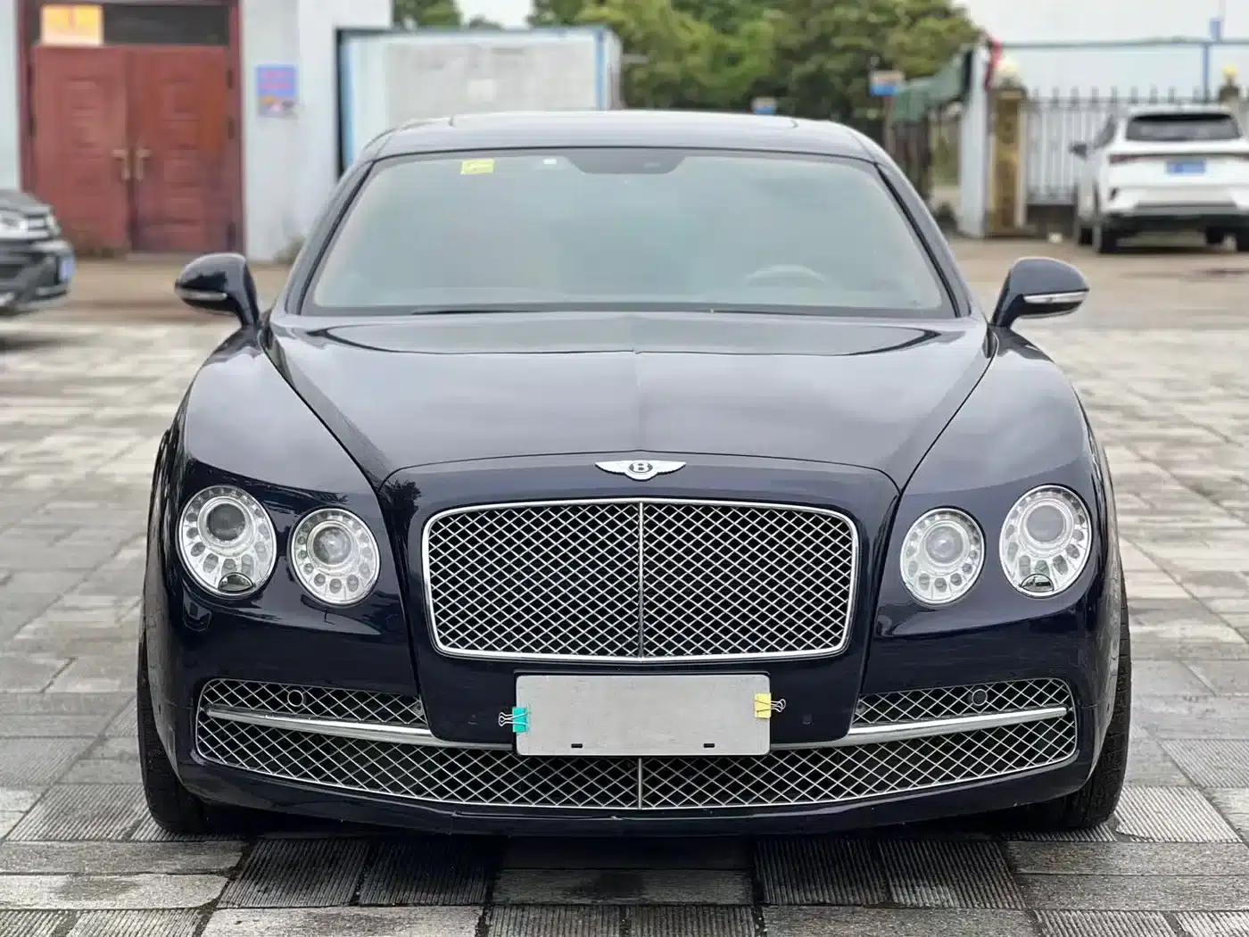 2014 Flying Spur 4.0T V8 Premium Edition — миниатюра 2