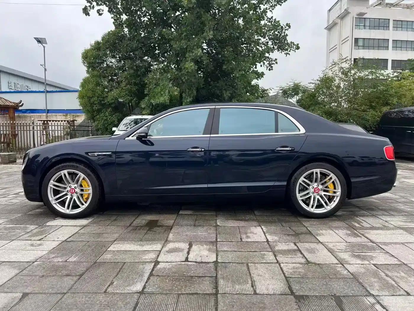 2014 Flying Spur 4.0T V8 Premium Edition — миниатюра 4