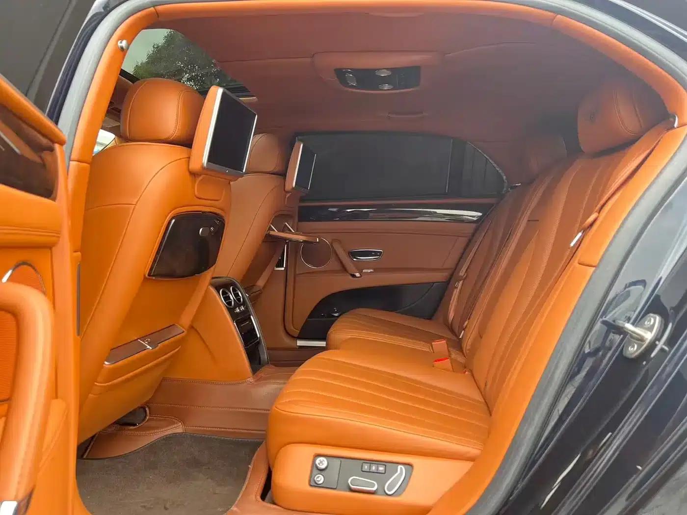 2014 Flying Spur 4.0T V8 Premium Edition — миниатюра 6