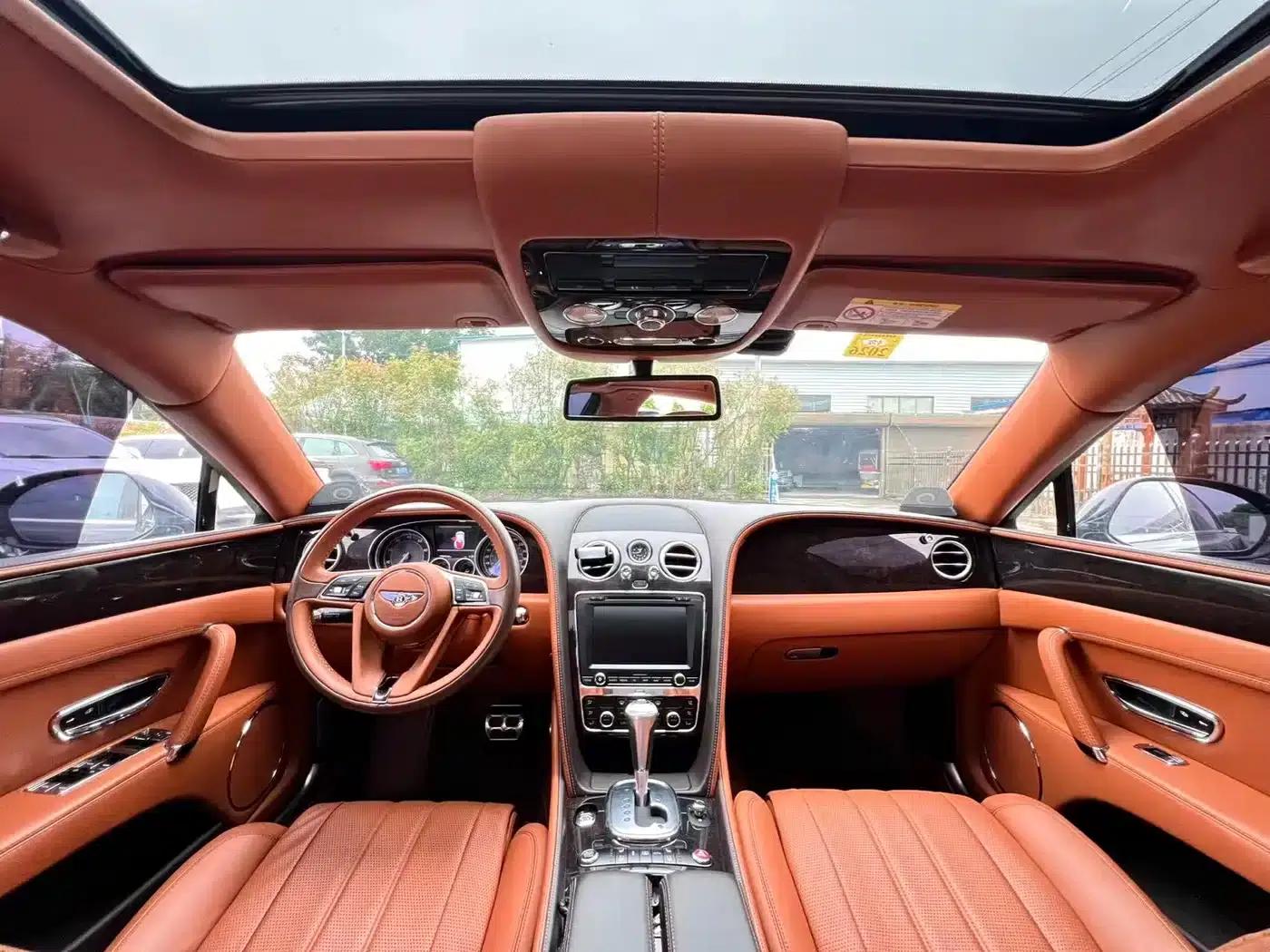 2014 Flying Spur 4.0T V8 Premium Edition — миниатюра 7
