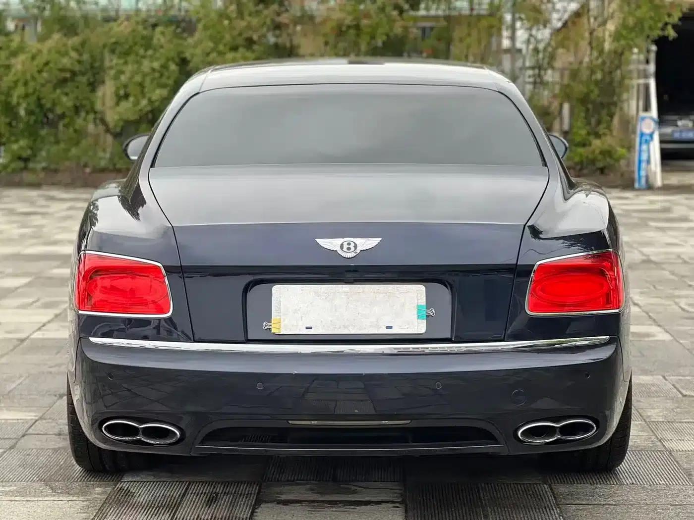 2014 Flying Spur 4.0T V8 Premium Edition — миниатюра 9