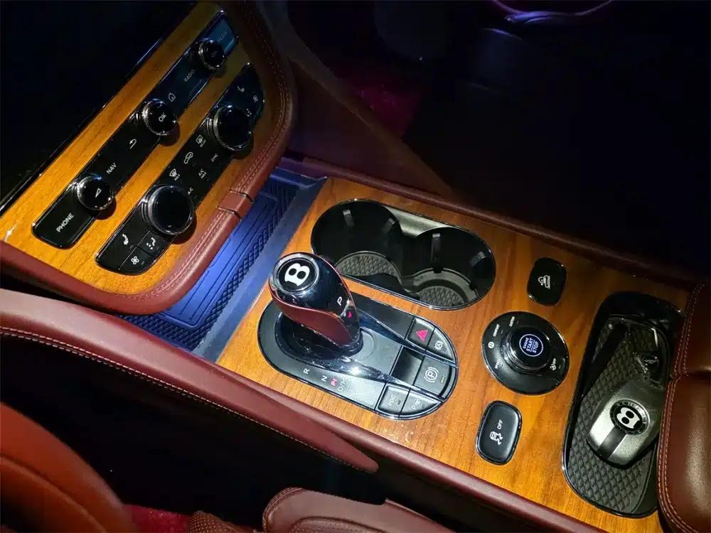 Bentayga 2021 4.0T V8 — миниатюра 4
